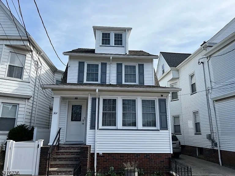 364 Chestnut St — Photo 2