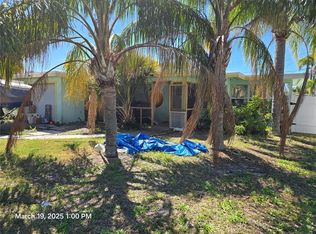 593 Trade Winds Dr, Dunedin, FL 34698