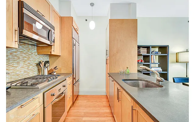 Rented by Douglas Elliman | media 8