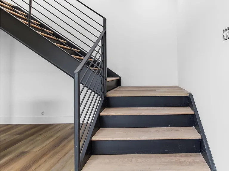 5614 Larkin E #E — Photo 4
