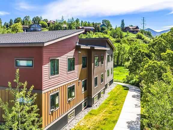 5th image of 350 Fox Springs Circle UNIT 201