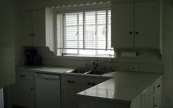 5th image of 2214 Crestwood Dr