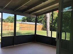2nd image of 1508 Stanley Ln