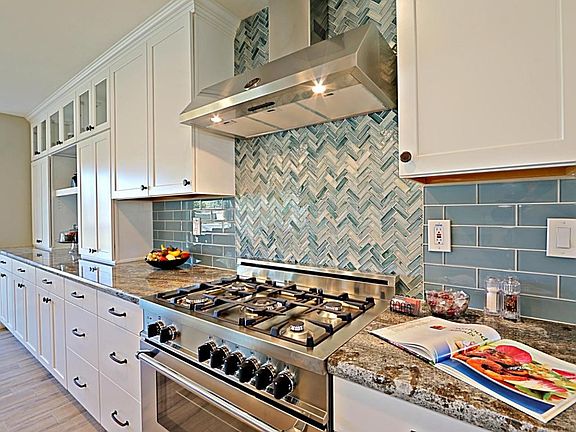 Kitchen 6