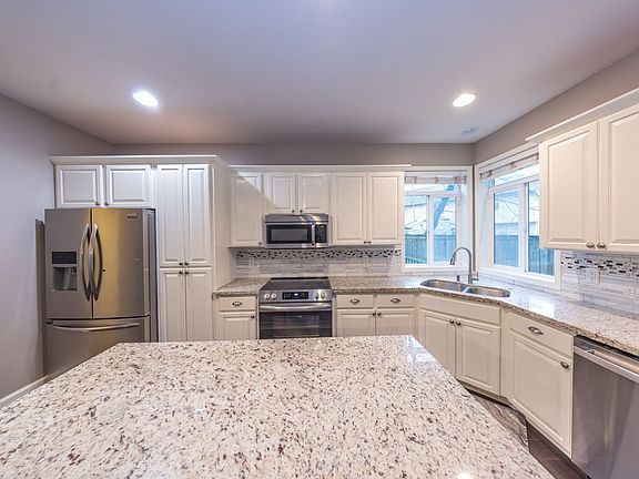 5th image of 1312 SE 182nd Ave