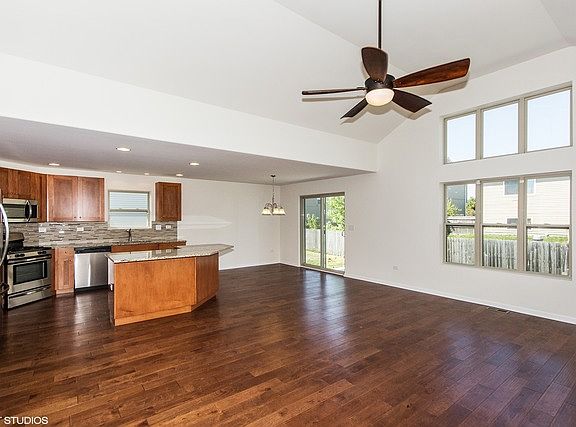 4th image of 1305 Hosmer St