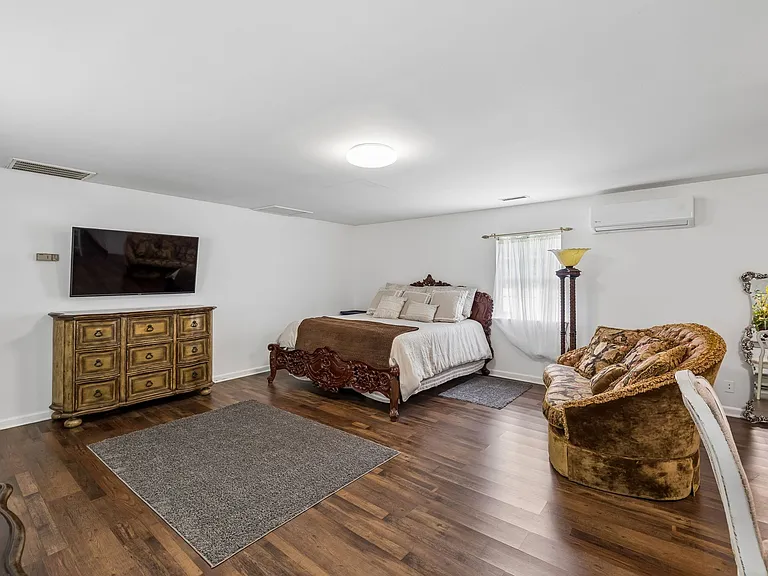 326 Draper Cir — Photo 52
