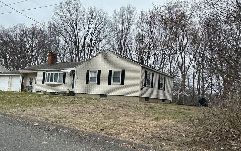2nd image of 6 Pondview Dr