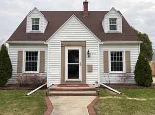 910 E Maple St, Appleton, WI 54915