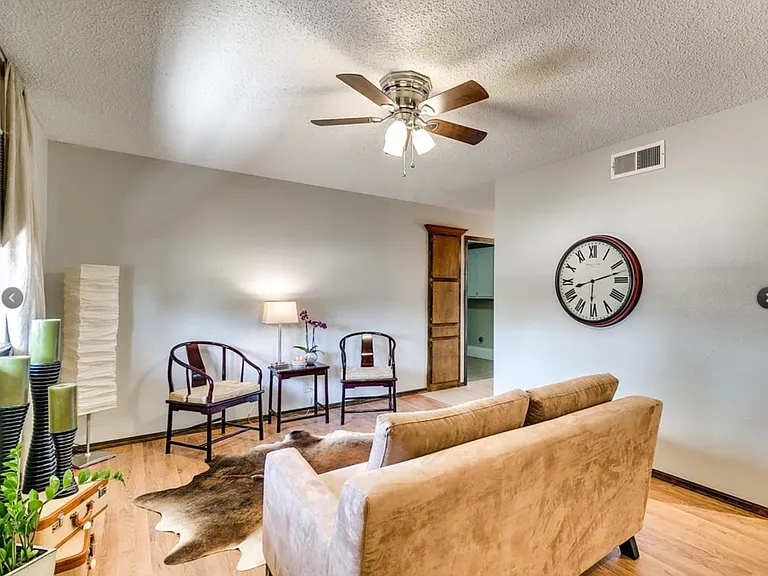 722 S Meadow Ln — Photo 11
