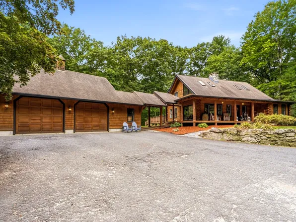 82 Crooked Ledge Rd, Southampton, MA 01073
