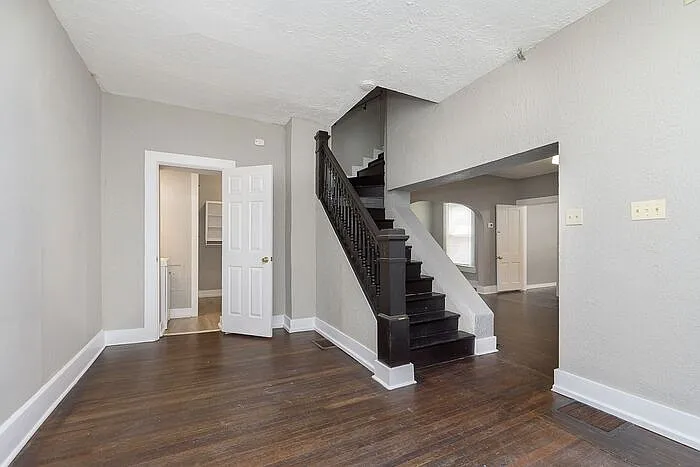 1806 Lexington Ave — Photo 5