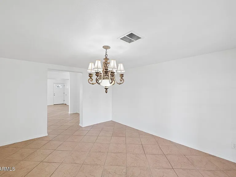 7 S Catalina St — Photo 11