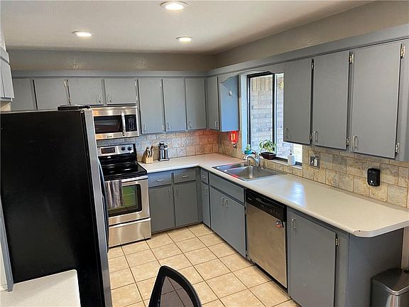 5th image of 2604 Clover Glen Dr