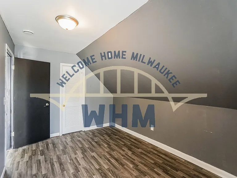 4804 W Forest Home Ave — Photo 8