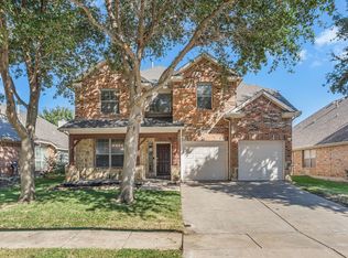 2560 Marina Dr, Grand Prairie, TX 75054