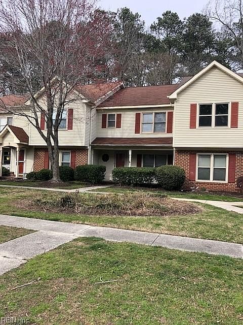 1st image of 26 Hard Wood Dr
