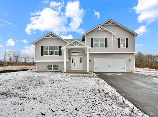 705 Fox Trail Ter, Cary, IL 60013