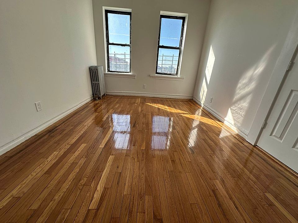 2nd image of 1520 Sheridan Ave APT 3K