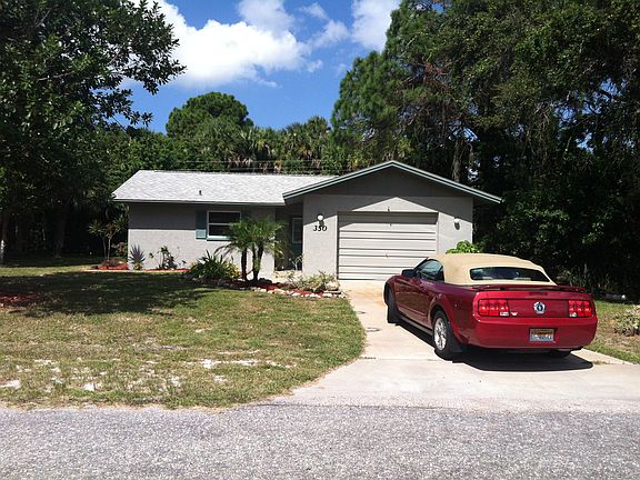 Office with built ins 