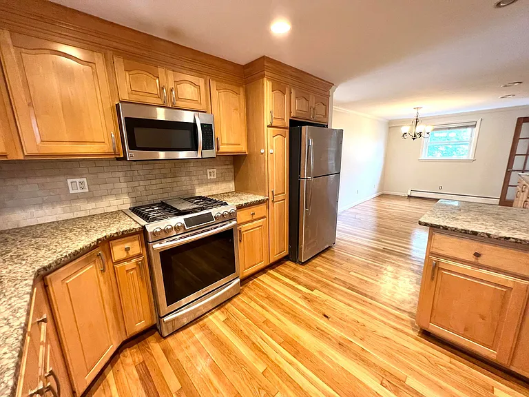 83 Ralph St — Photo 10