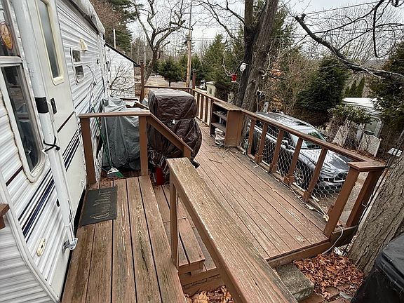 5th image of 6 Viewland Court #17