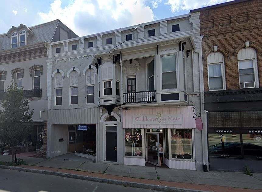 1st image of 112 S Main St