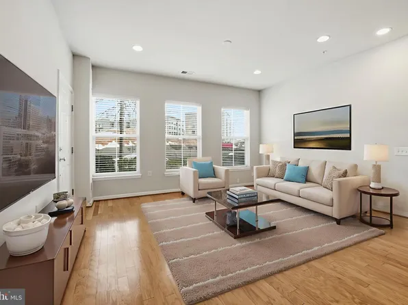 2951 Finsbury Pl #97, Fairfax, VA 22031