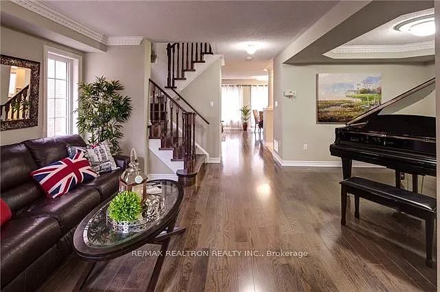 5 bed, $4,200 — Photo 4