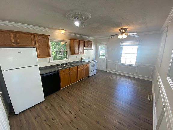 4th image of 6201 John Wayne Dr