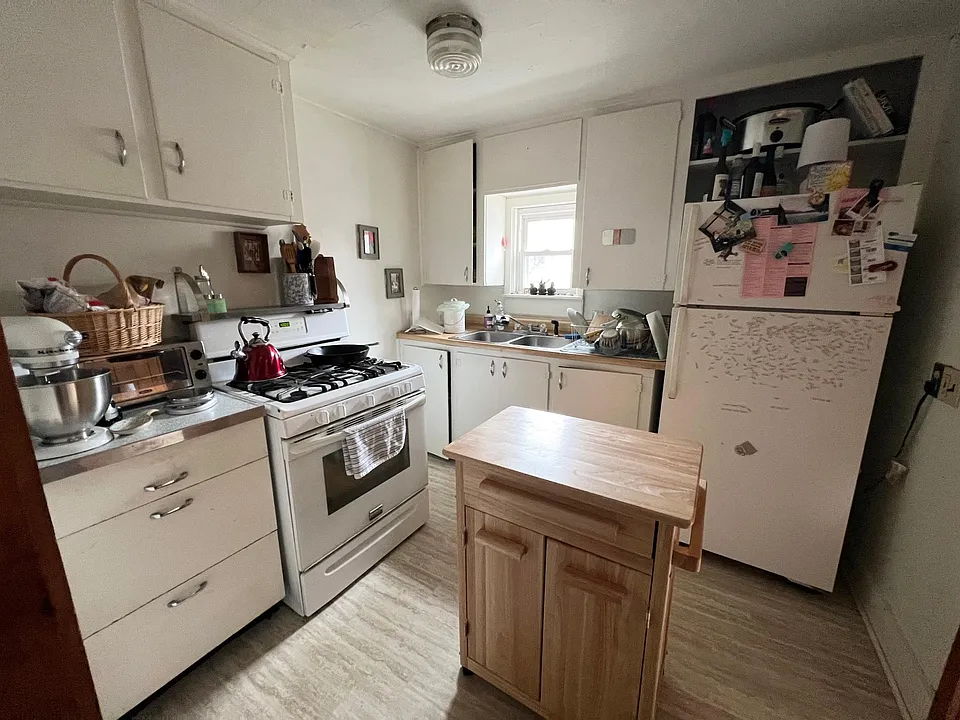 Kitchen from Entry (Open with Living)