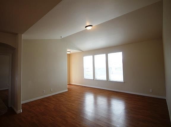 2nd image of 331 W Cayuse Creek Dr