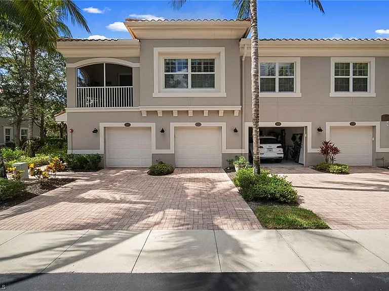 23520 Alamanda Dr #202 — Photo 1
