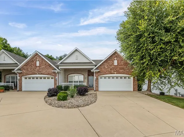 1707 Meyer Ct, Godfrey, IL 62035