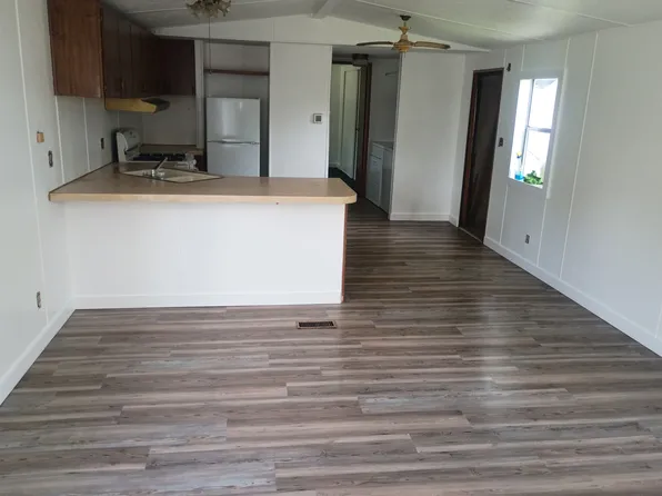972 E Sunnyview Rd, Oshkosh, WI 54901