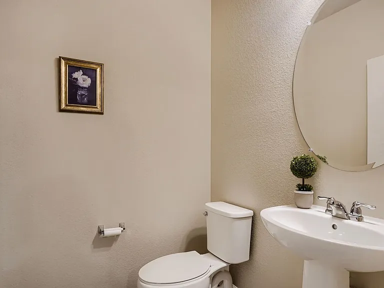 1909 S Poplar Ct — Photo 21