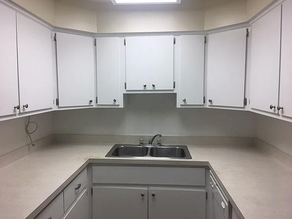 3rd image of 1400 Morton Ave APT 3C
