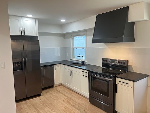4th image of 27755 Lexington Pkwy