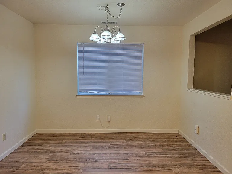 1812 College Greens Dr — Photo 6