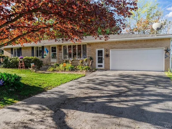 6734 Redwing Dr, Boston, NY 14025