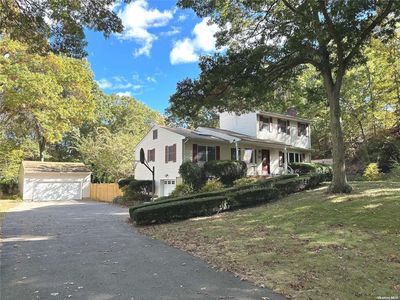 51 Wyandanch Boulevard, Smithtown, NY, 11787