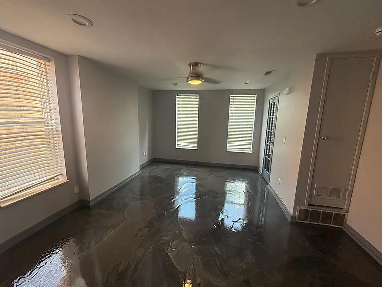 838 Oak St #D — Photo 10