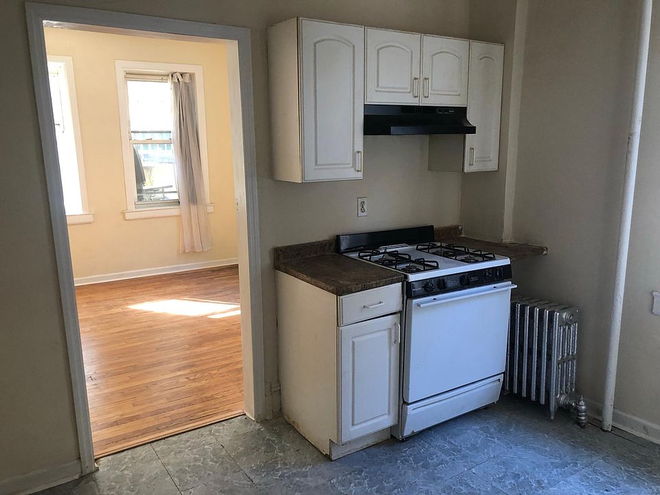 1st image of 144 Cortlandt St