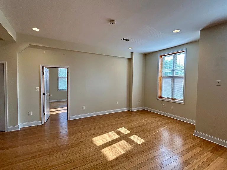 Apartments in Reservoir Hill, Baltimore, MD! — Photo 31