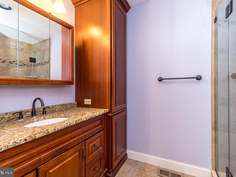 108 Susan Constant Ct #8 — Photo 26