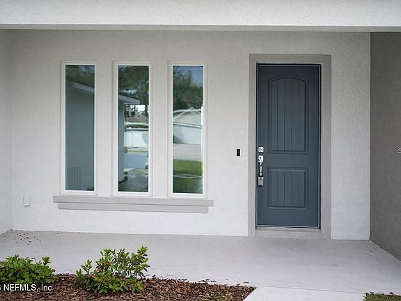 3rd image of 13 FARNUM Lane