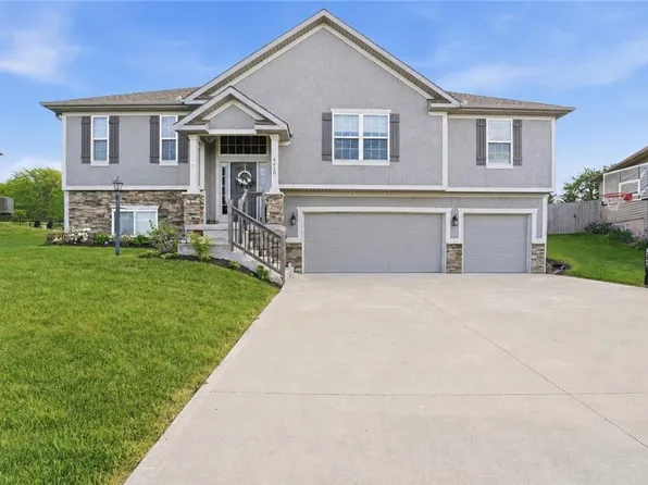 4010 Stacey Way Ct, Saint Joseph, MO 64505