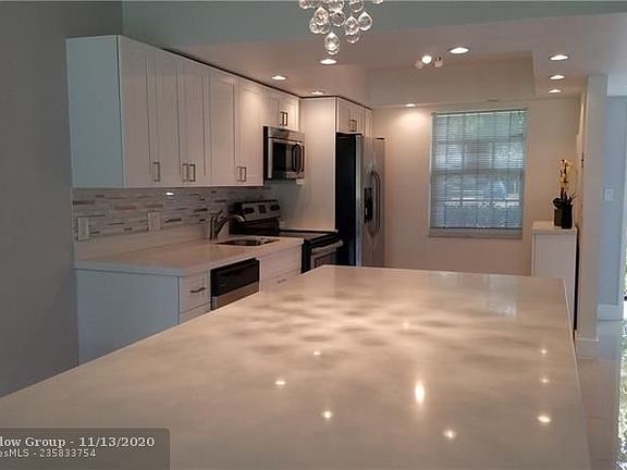 2nd image of 575 Oaks Ln APT 108