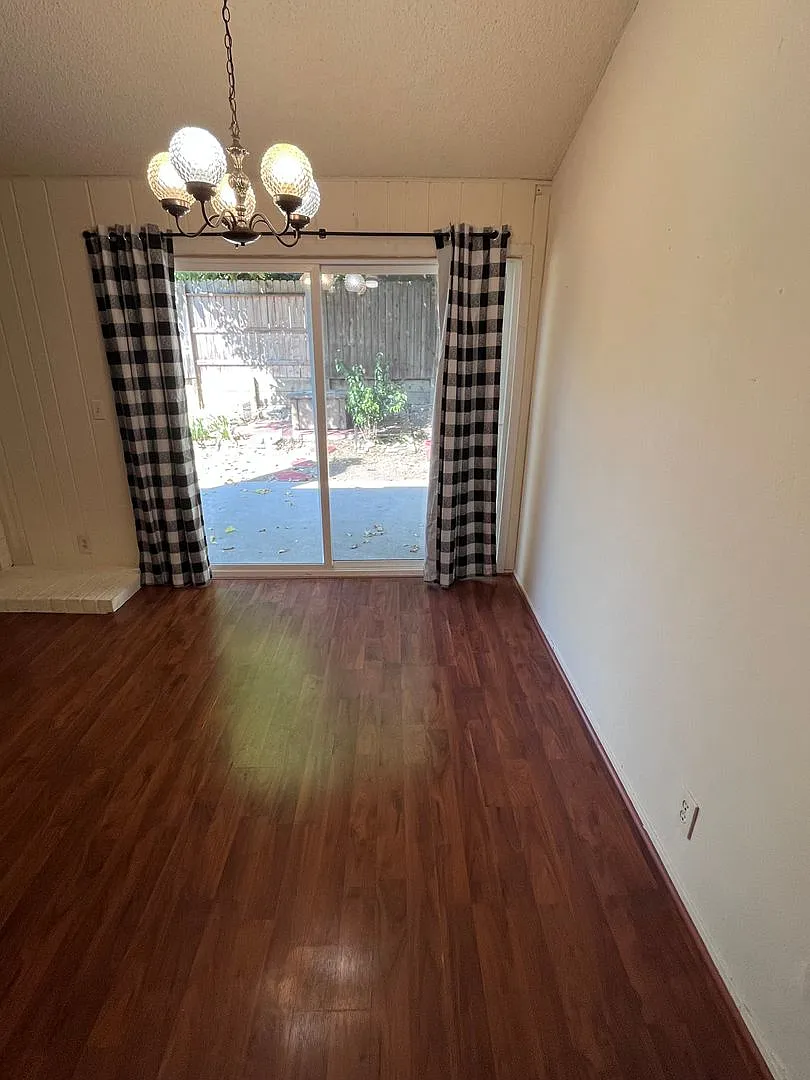 Nice 3-Bedroom Home In Sacramento! — Photo 3
