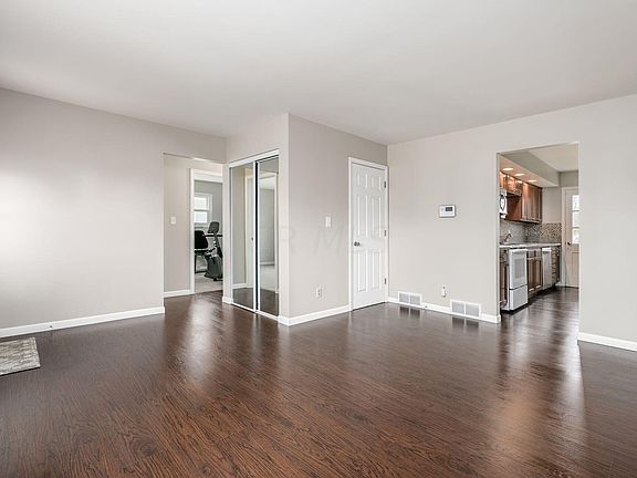 5th image of 4775 Almont Dr